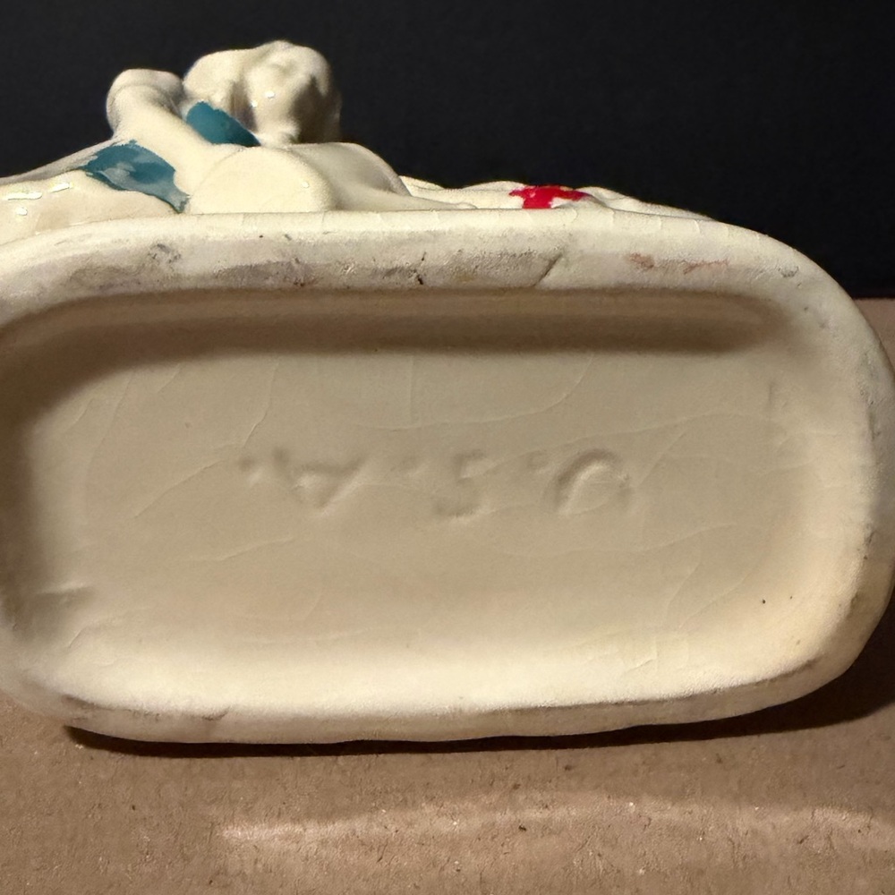 Vintage Shawnee Pottery Dutch girl planter. Super cute. Excellent condition. - Picture 4 of 10